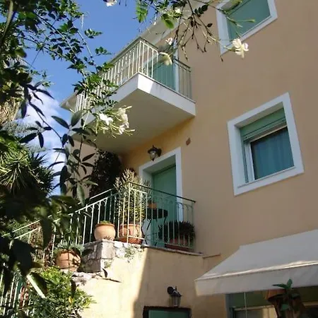 Lovely With Garden Near Beach Appartement Sami (Kefalonia)